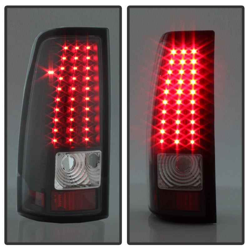 Luces traseras LED Spyder Xtune 99-02 Chevy Silverado 1500 | 99-06 GMC Sierra 1500 - Negras (no se adaptan a los laterales)