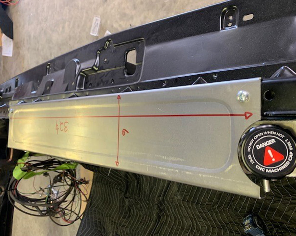 Slosh Tubz - Cubierta de radiador de repuesto larga para Chevy/GMC C10/K10 1973-1987 